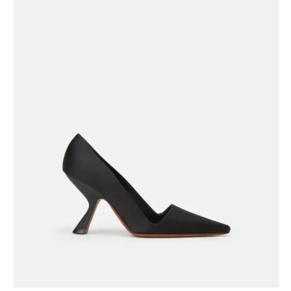 Lafayette 148 New York women’s black satin pumps size 37 Made in Italy